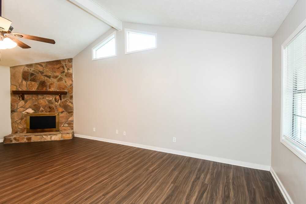 5376 Whitney Ct - Photo 6 of 17