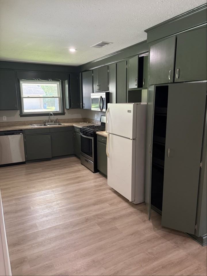 268 Trojan Drive - Photo 2 of 11