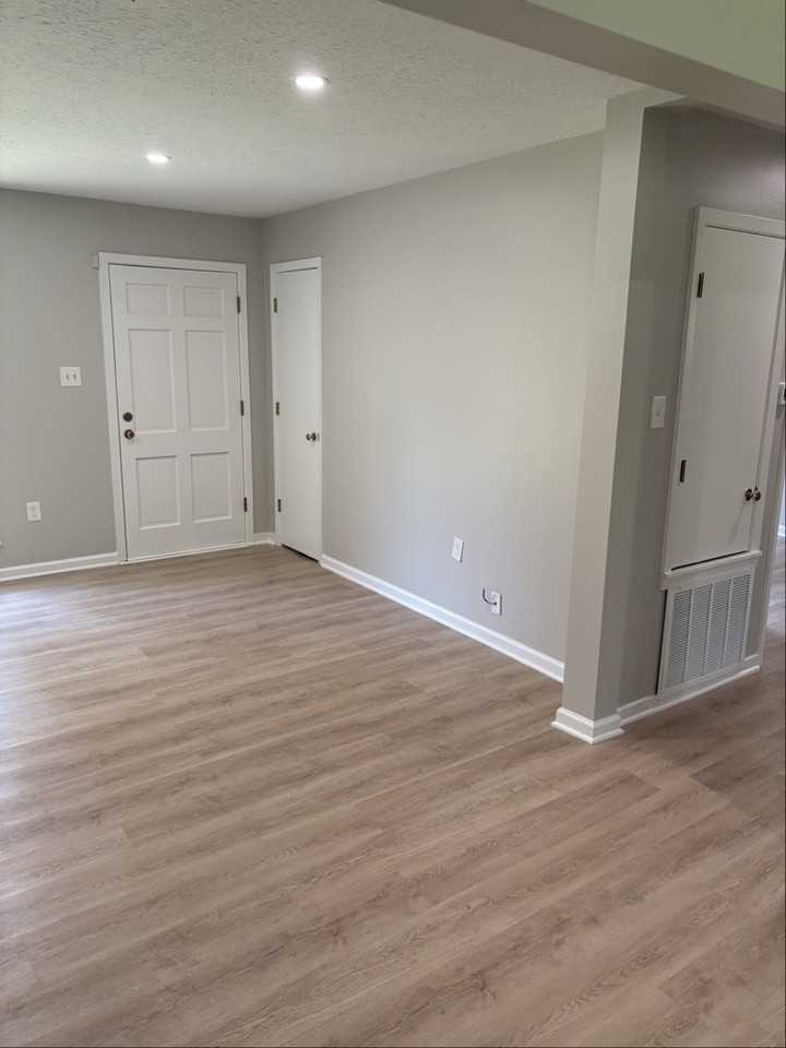 268 Trojan Drive - Photo 3 of 11