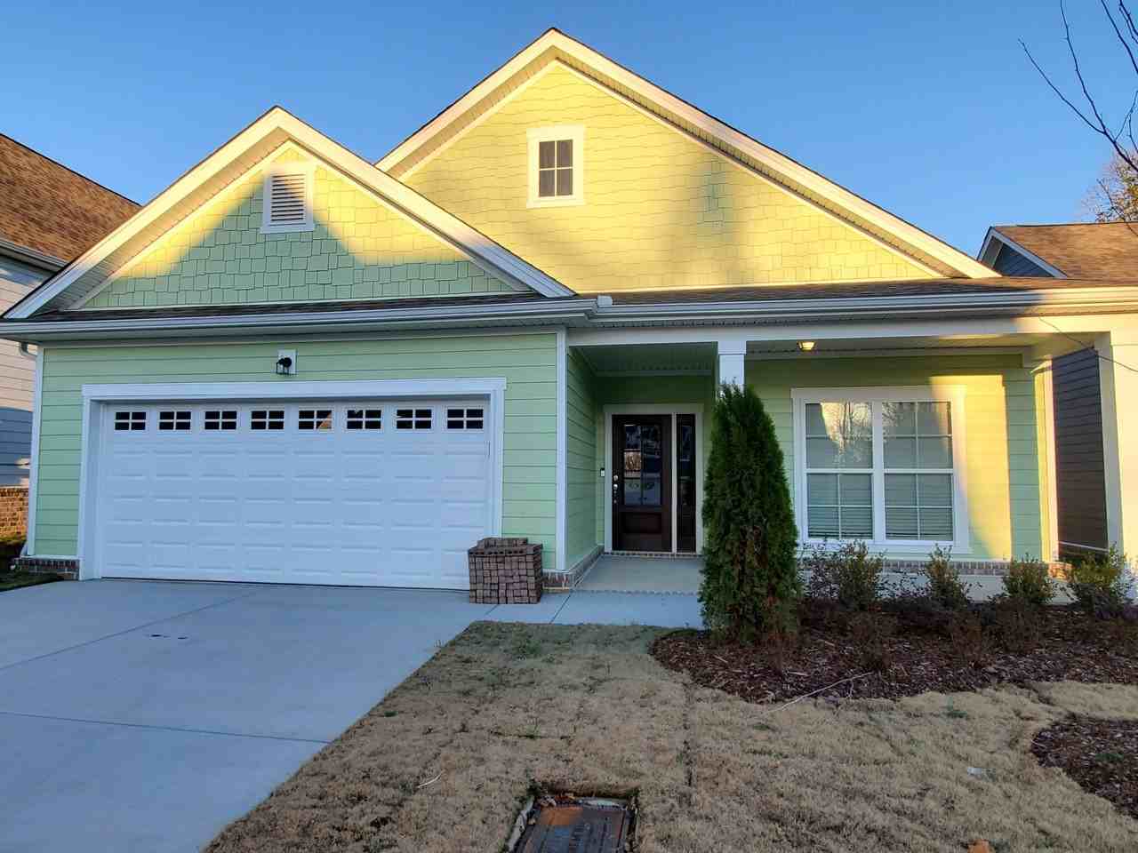 220 Hermitage Point Dr - Photo 2 of 10