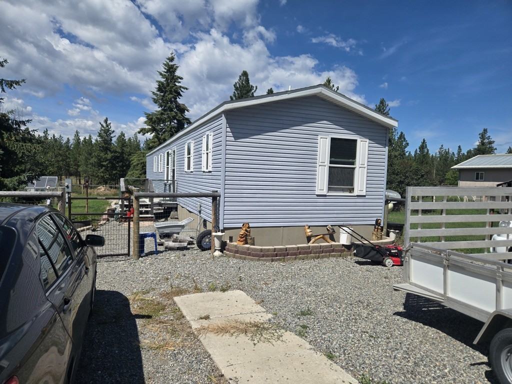 352 Gateway St - Photo 2 of 6