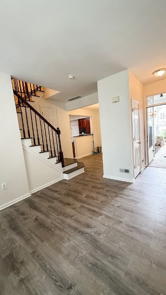 29 Sutton Ct - Photo 2 of 16