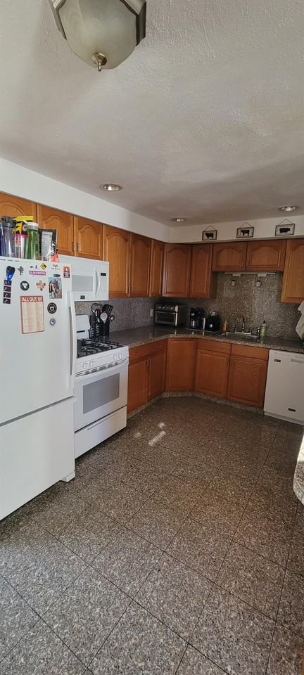 41 Western Ave #2 - Photo 4 of 30