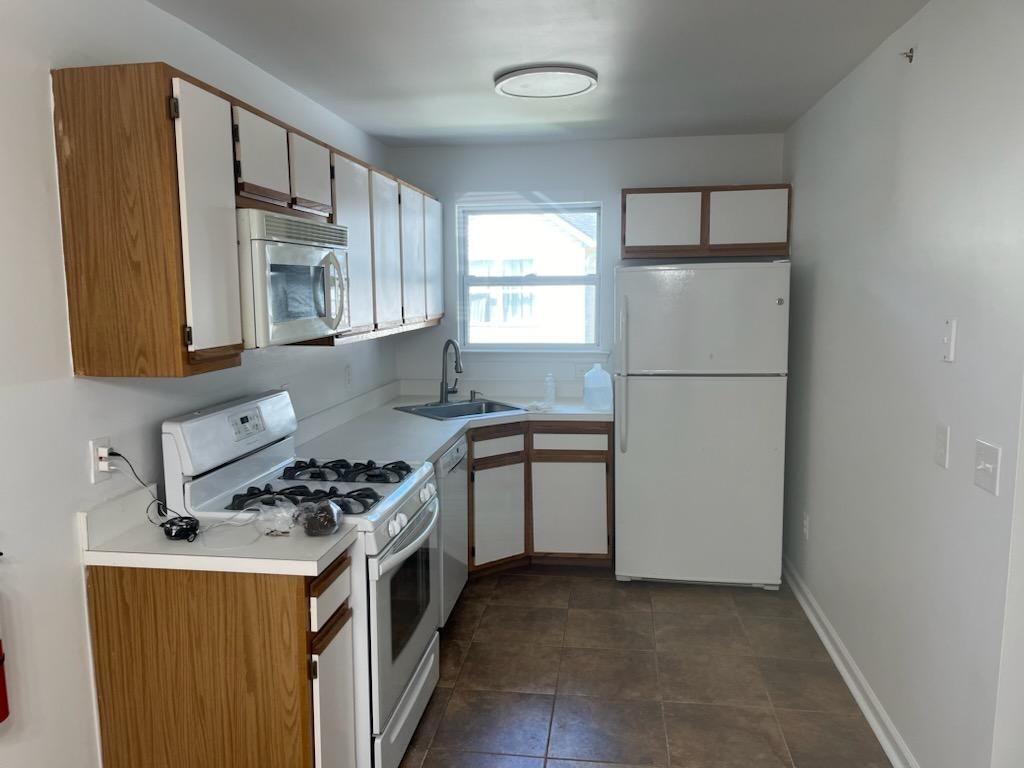 398 Keswick Dr #1 - Photo 7 of 13