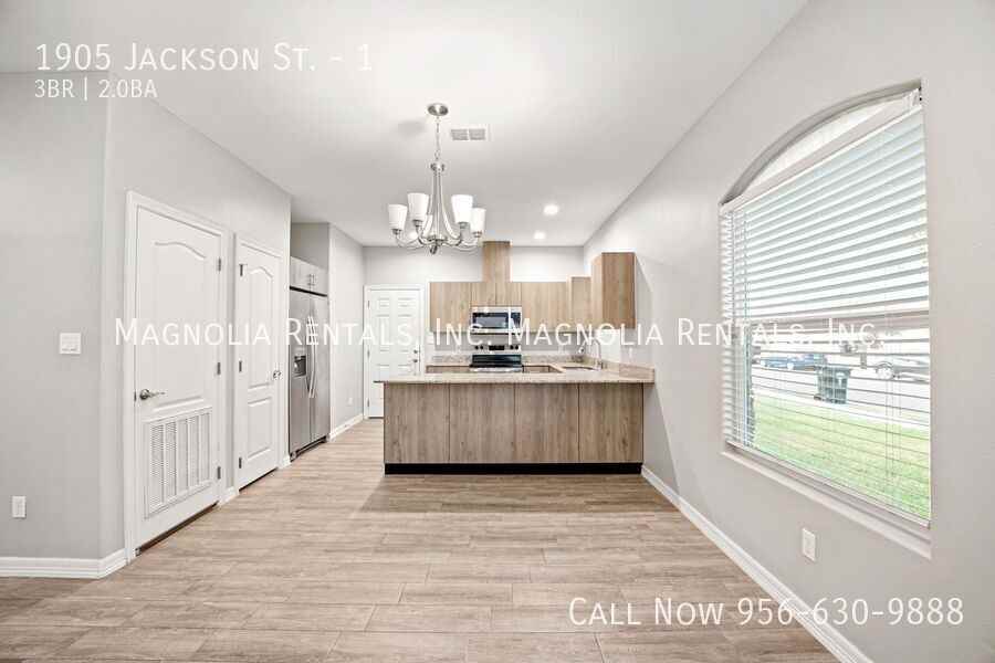 1905 Jackson St #1 - Photo 4 of 14