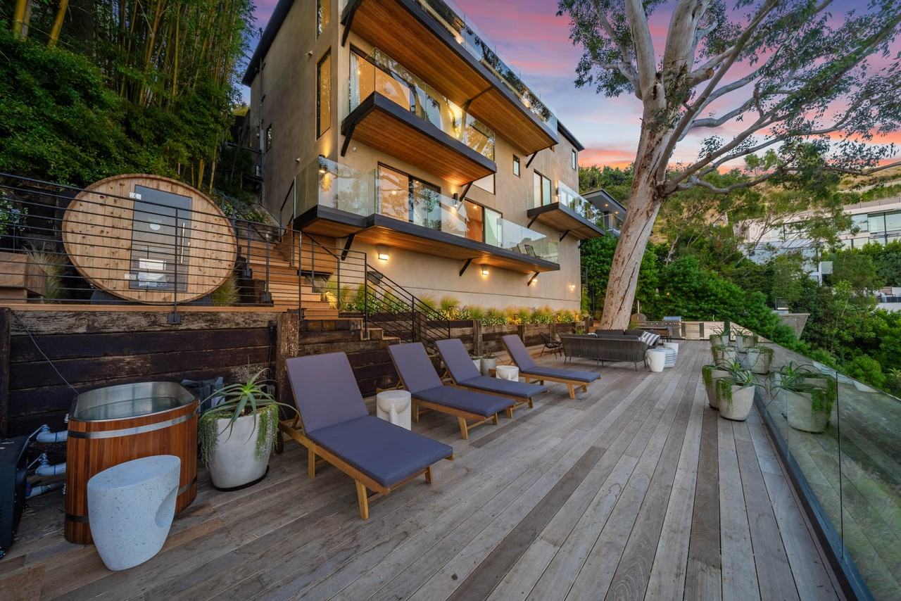 8800 Hollywood Blvd #NA - Photo 5 of 50