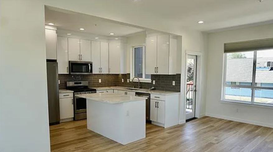 4201 S Holden St #4201 - Photo 4 of 13