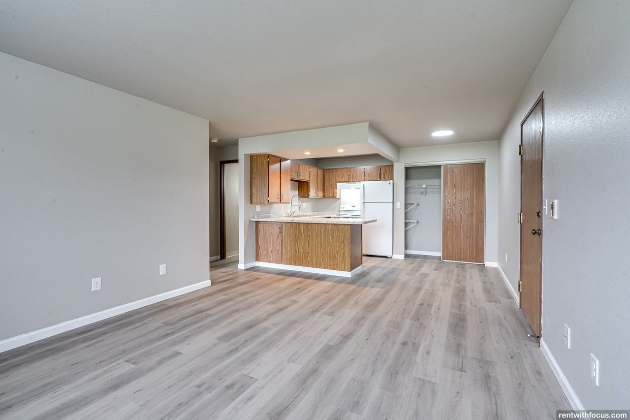 Nova Apartments - Photo 5 of 21