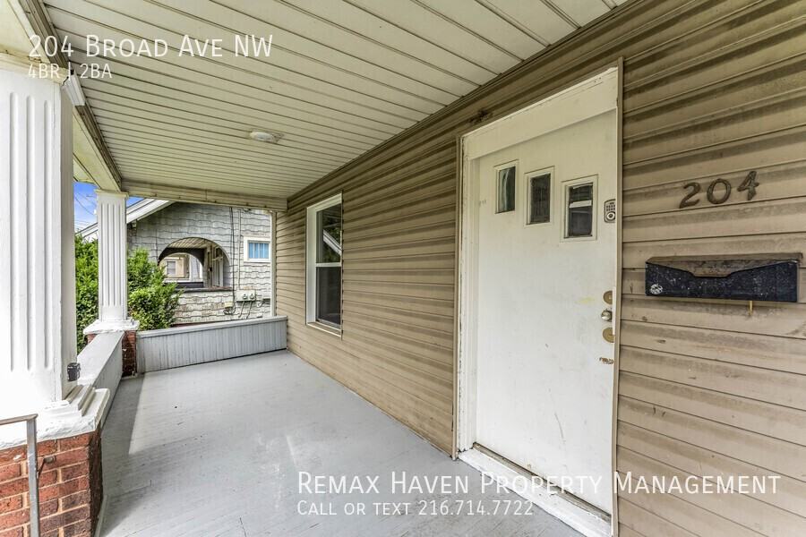 204 Broad Ave Nw - Photo 3 of 33