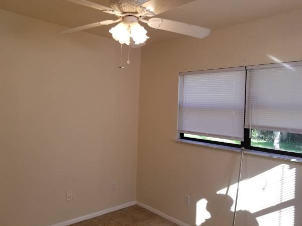 10950 Barrett St - Photo 3 of 7