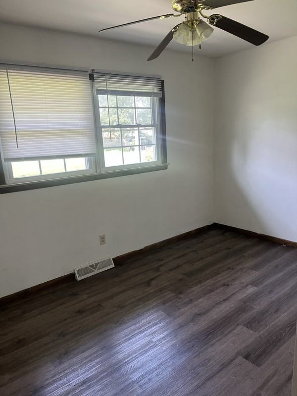 325 Crestline Ct - Photo 3 of 17