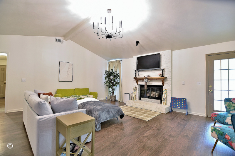 4660 Woodmere Lane - Photo 2 of 27