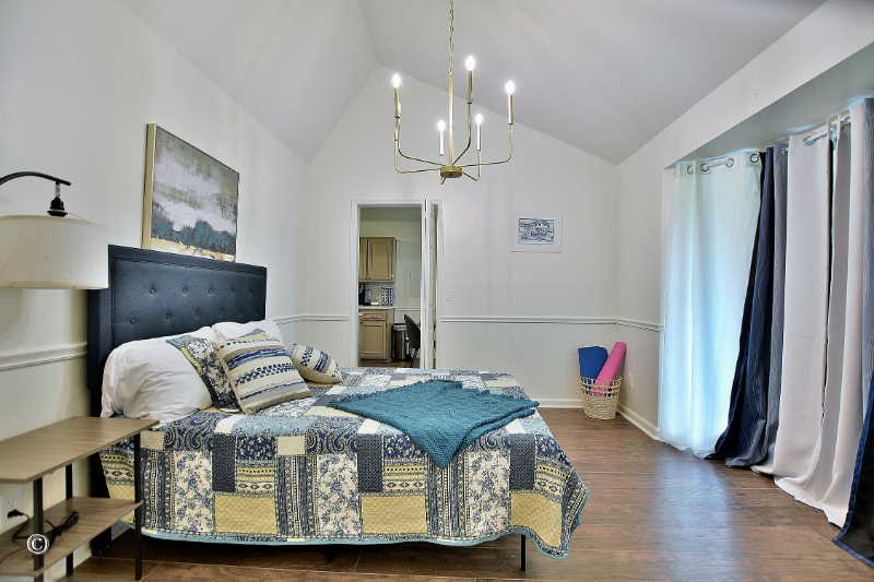 4660 Woodmere Lane - Photo 7 of 27