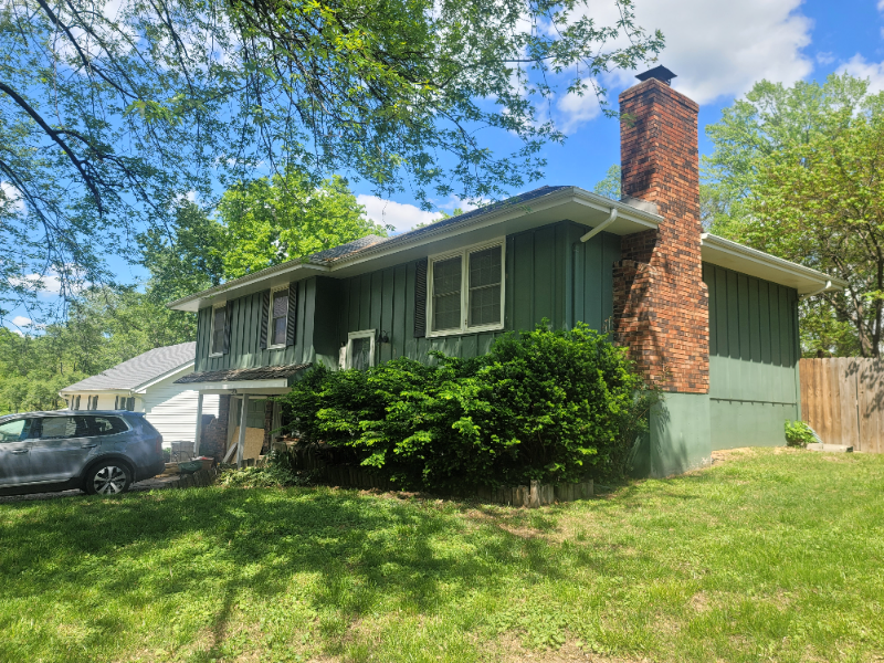 1633 N Rogers St - Photo 2 of 33