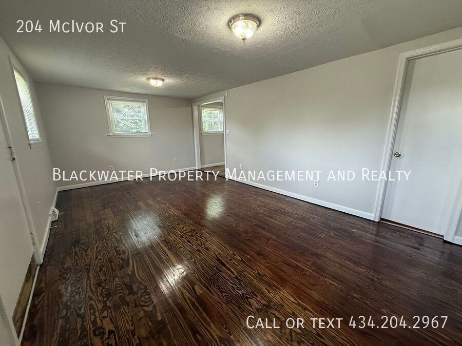 204 Mcivor St - Photo 2 of 10