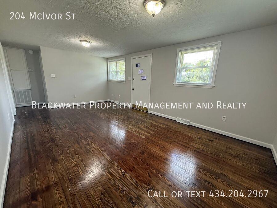 204 Mcivor St - Photo 3 of 10