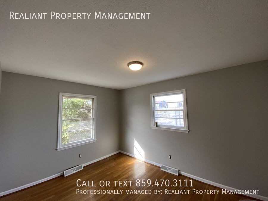 208 W Linden St - Photo 3 of 17