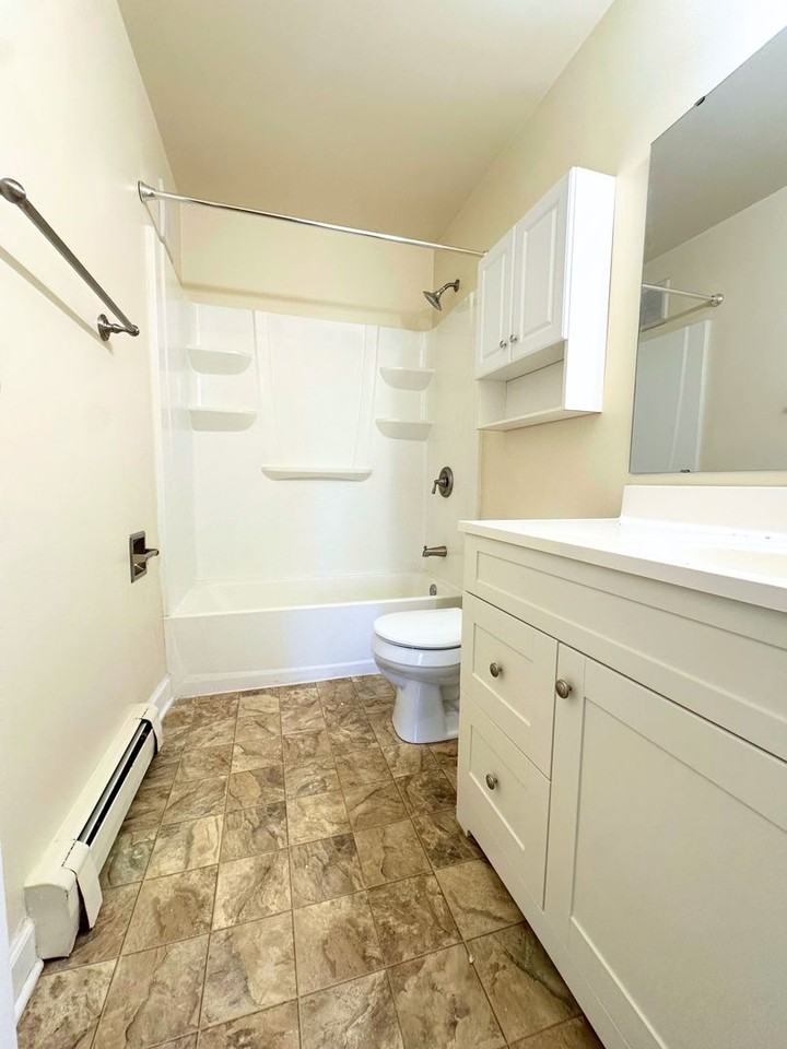 Thiensville - Photo 7 of 17