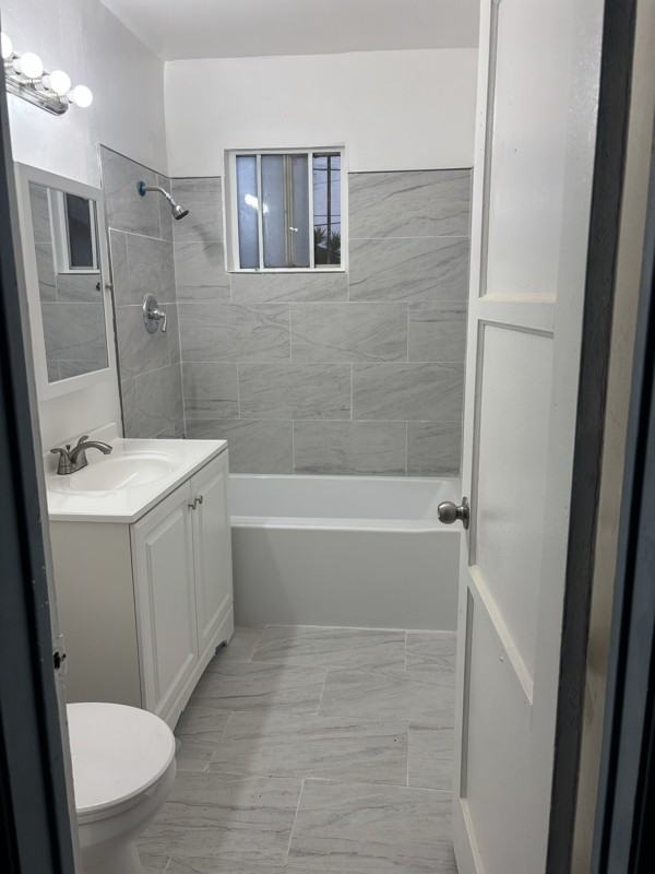 1020 S Exmoor Ave - Photo 2 of 10