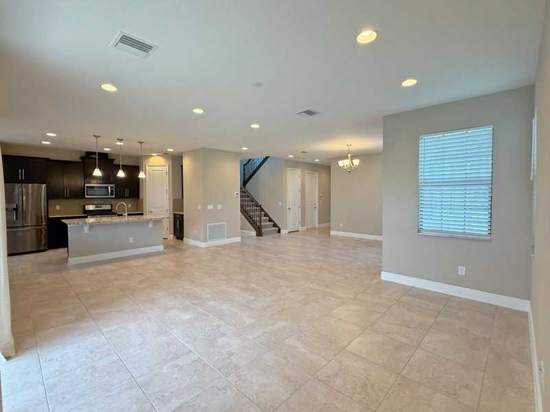 2941 Casterton Dr - Photo 4 of 33