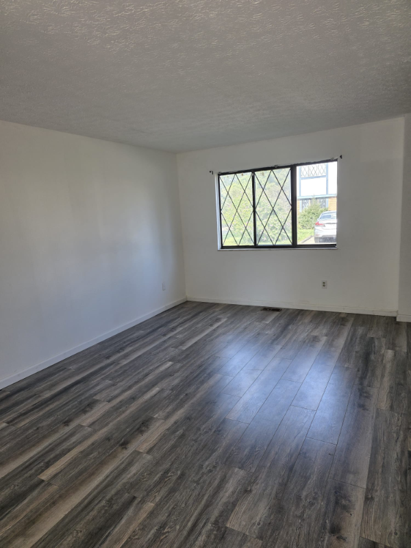 1941 Slaton Ct - Photo 2 of 5