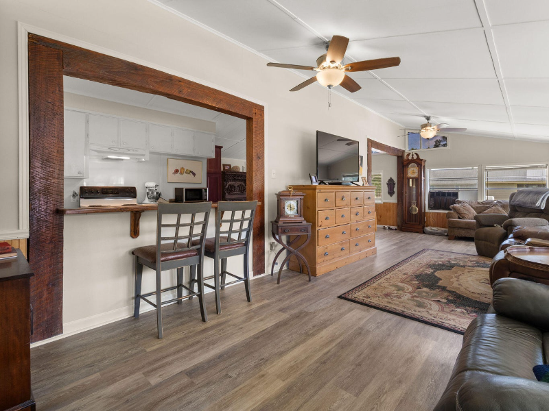 209 Harris Dr - Photo 5 of 18