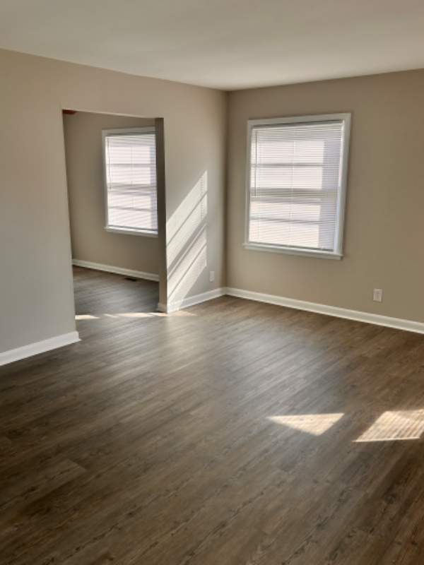 3019 Roselawn Blvd - Photo 2 of 11