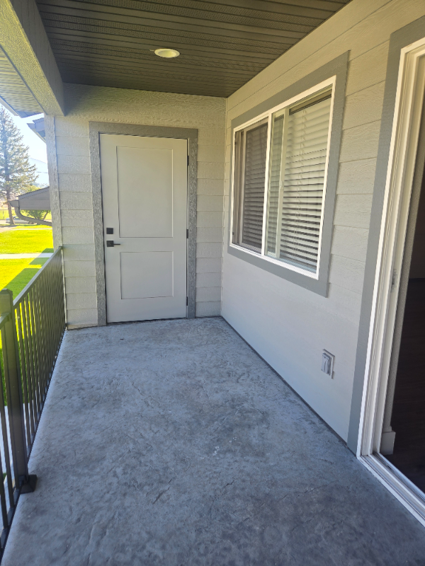 206 11th Ave W - Photo 2 of 13