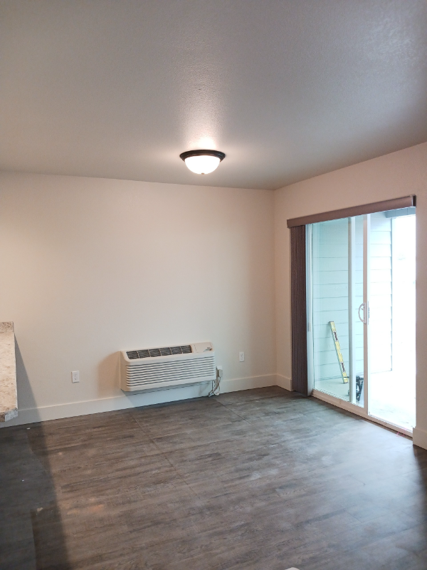 206 11th Ave W - Photo 3 of 13