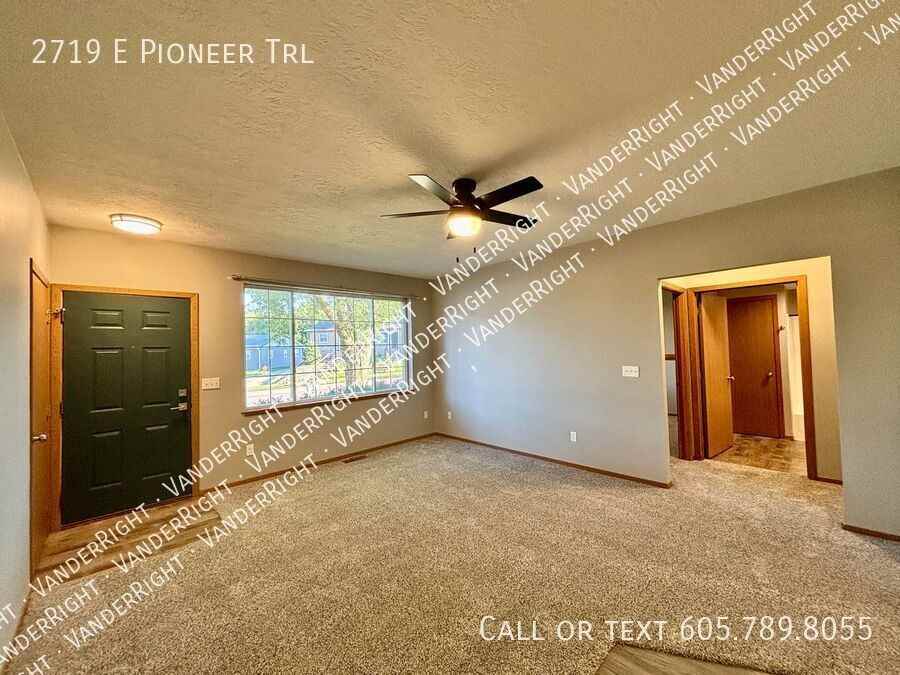 2719 E Pioneer Trl - Photo 2 of 16