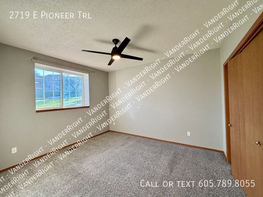 2719 E Pioneer Trl - Photo 3 of 16