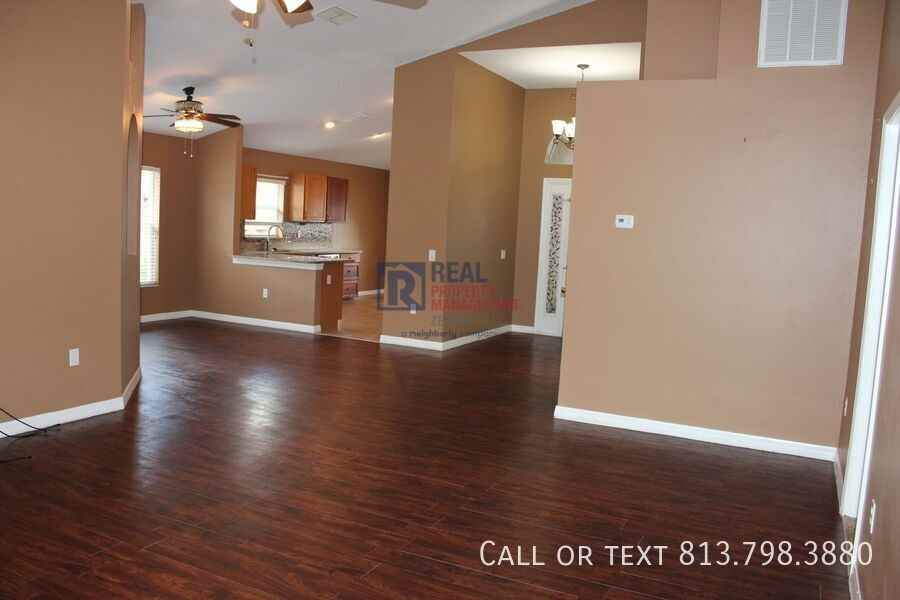 7302 Parkersburg Dr - Photo 3 of 26