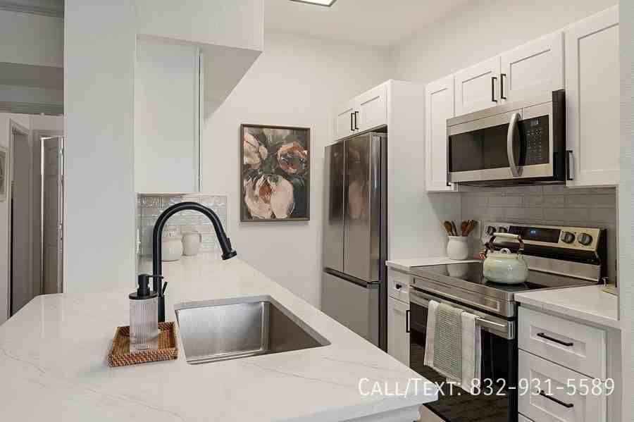 1599 Waugh Dr #CLRO - Photo 2 of 15