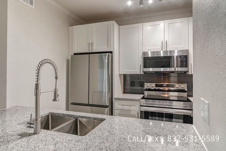 1200 Broadfield Blvd #CWH