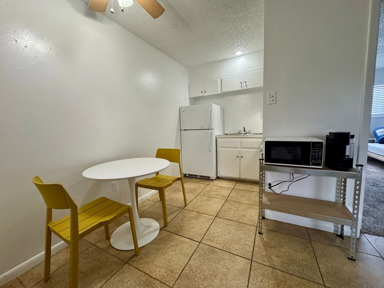 1415 Sewell St #17 - Photo 5 of 12