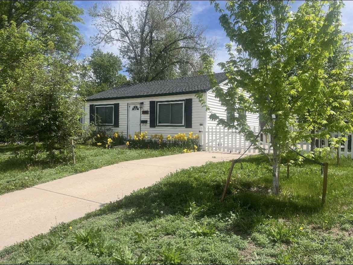 2640 South Hooker Street - Photo 2 of 13