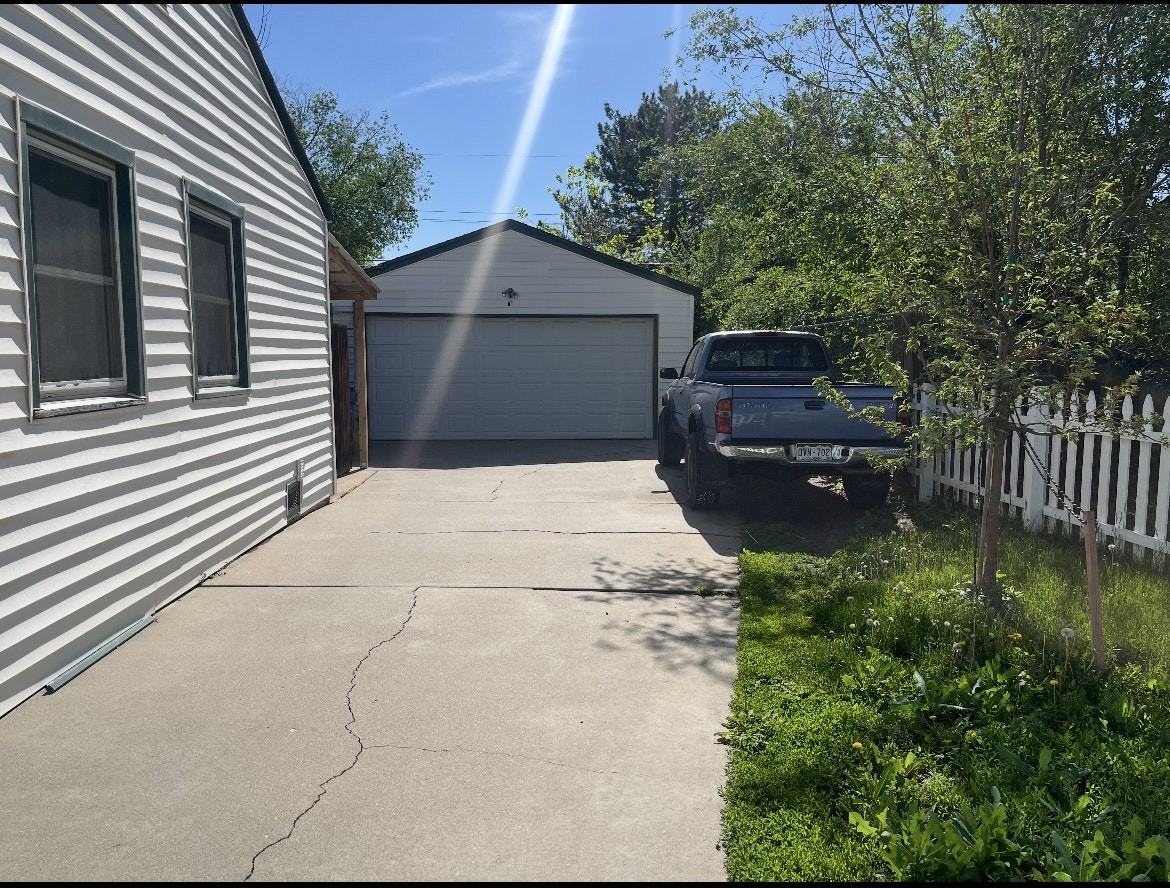 2640 South Hooker Street - Photo 3 of 13