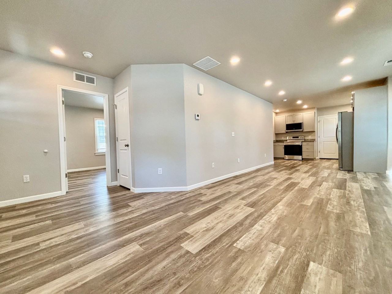 700 W Myrtle St #A - Photo 2 of 17