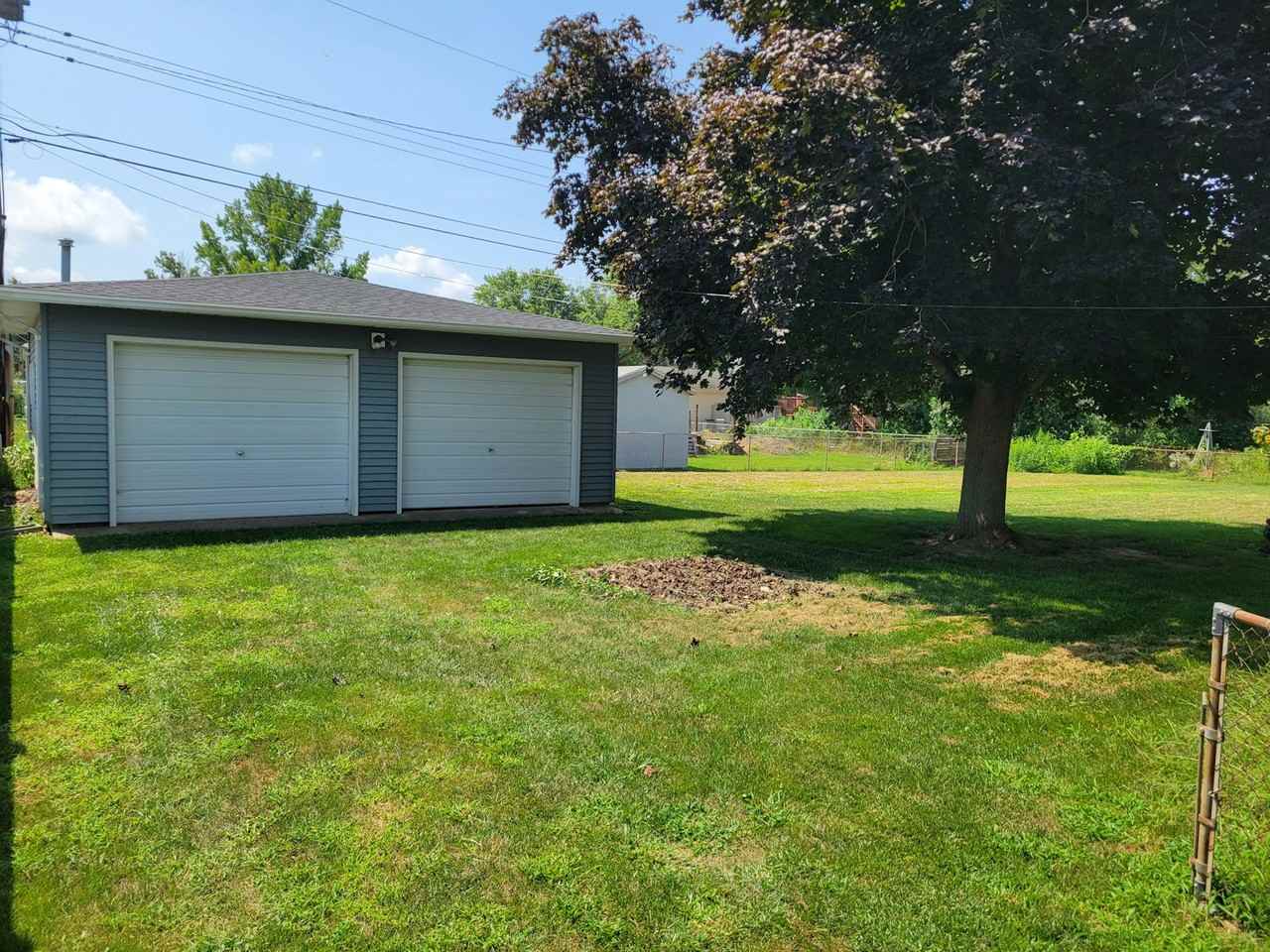 535 Wagoner Drive - Photo 3 of 8