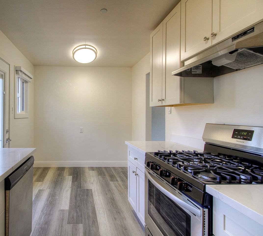 303 Farmers Lane - Photo 2 of 8