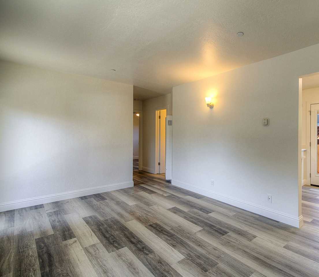 303 Farmers Lane - Photo 4 of 8