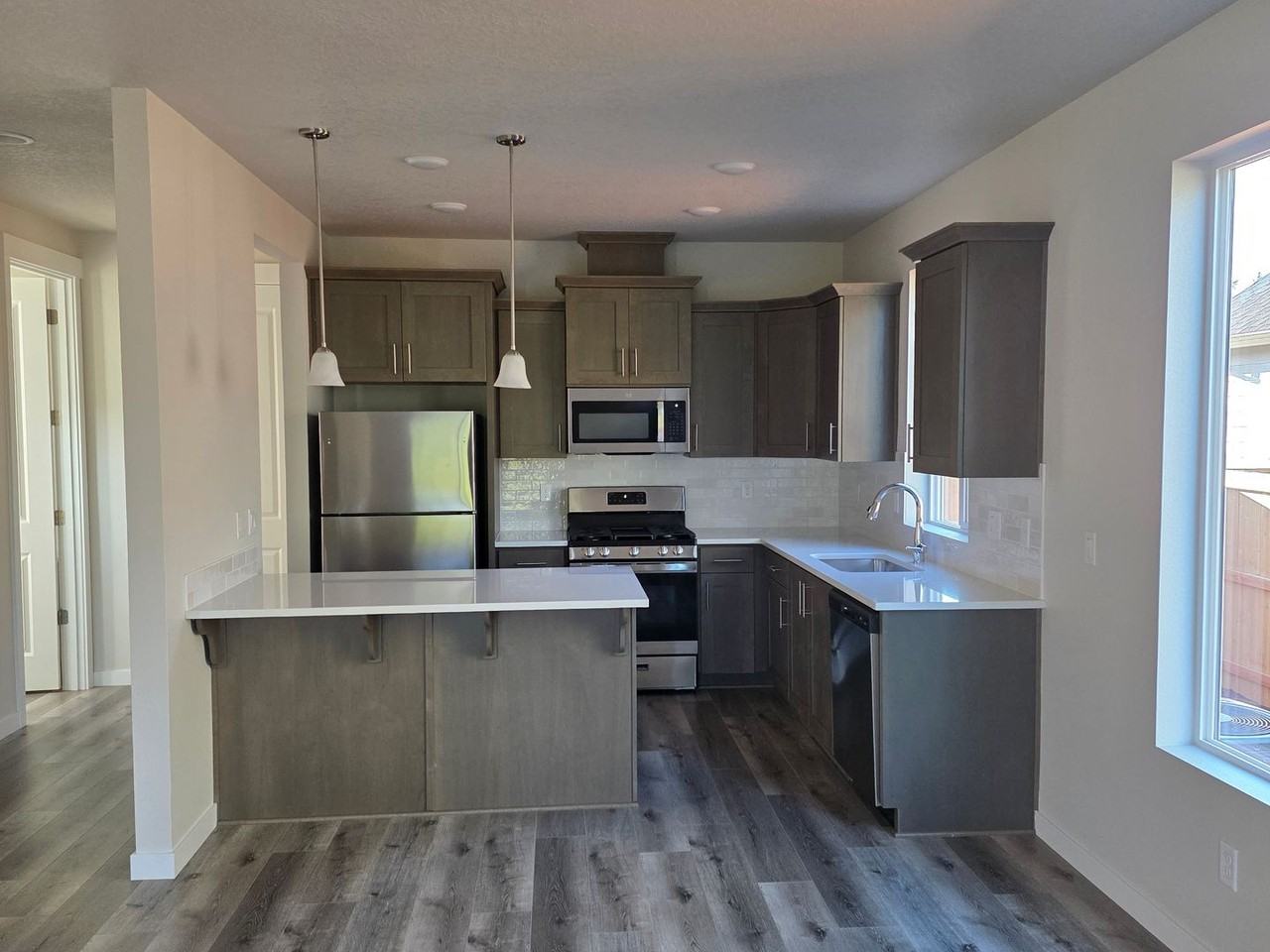 1727 N Millican Creek St - Photo 3 of 23