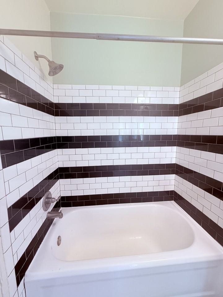 PM539 - 321 South Stone Avenue - Photo 3 of 14