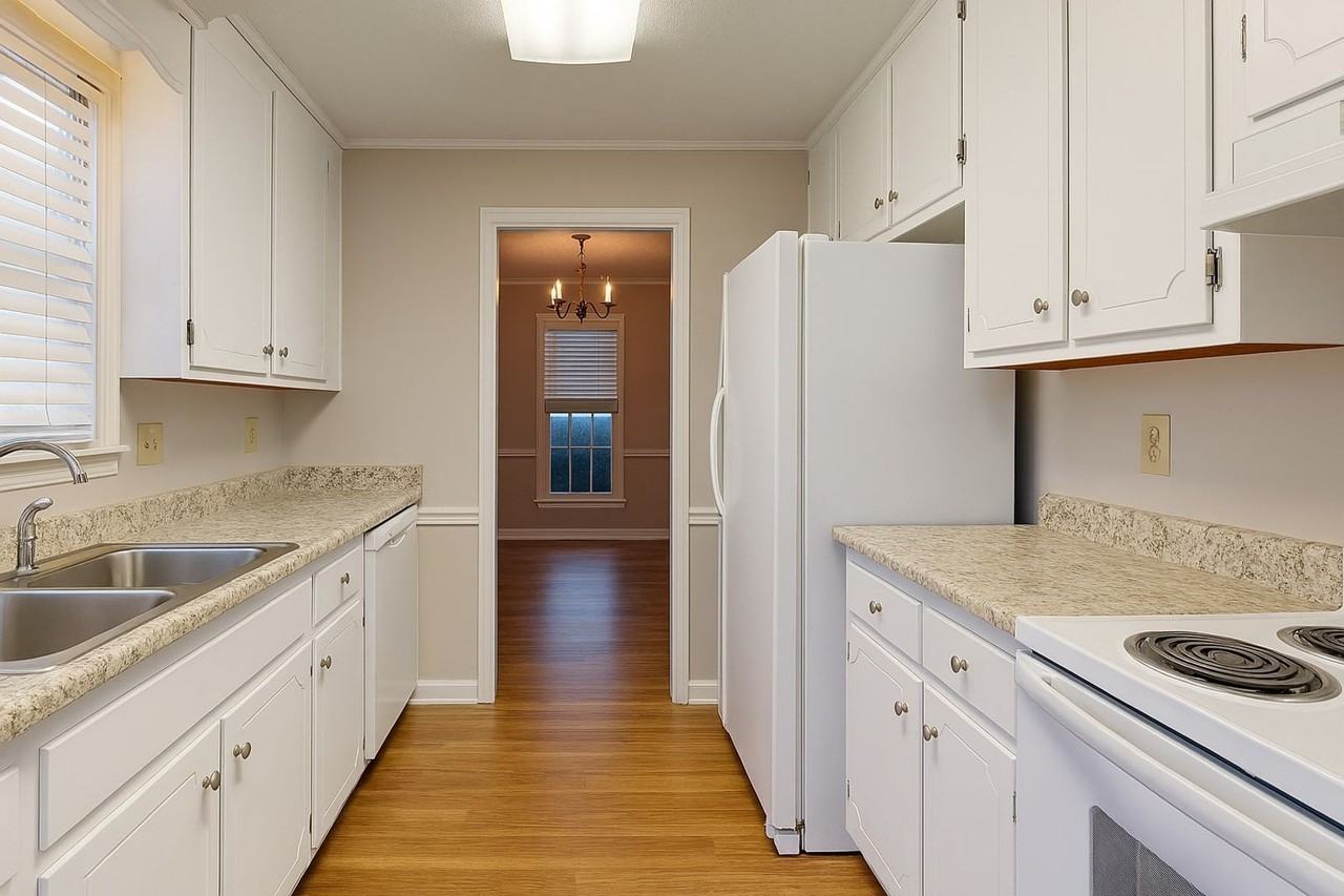 1806 Heatherton Dr - Photo 2 of 38