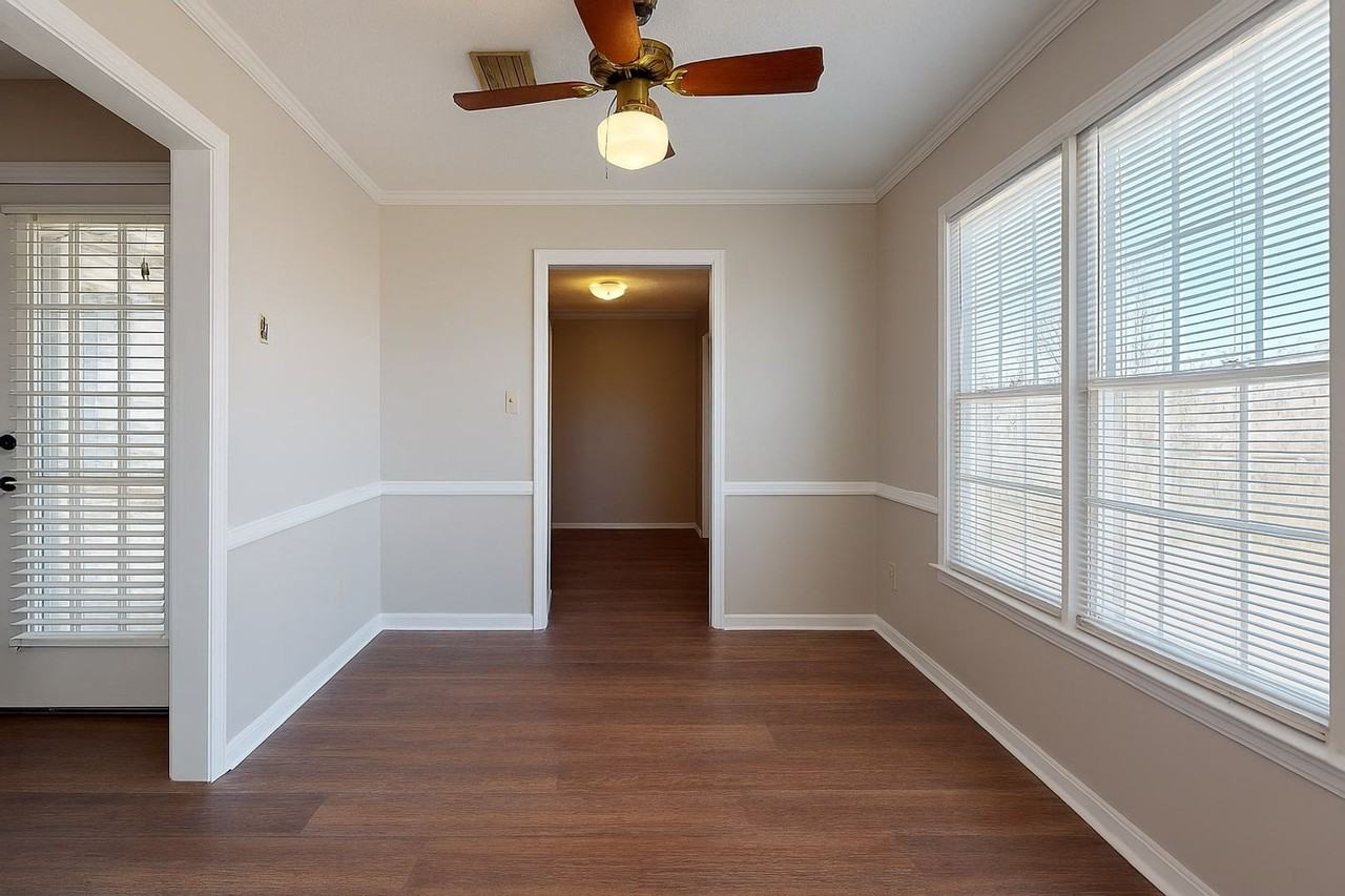 1806 Heatherton Dr - Photo 4 of 38
