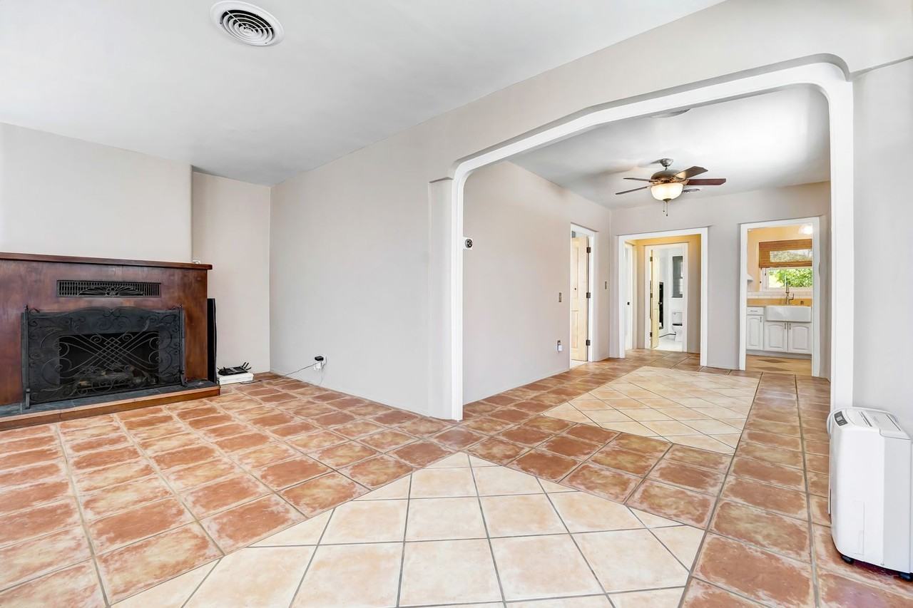 10172 Covert Ave - Photo 2 of 11