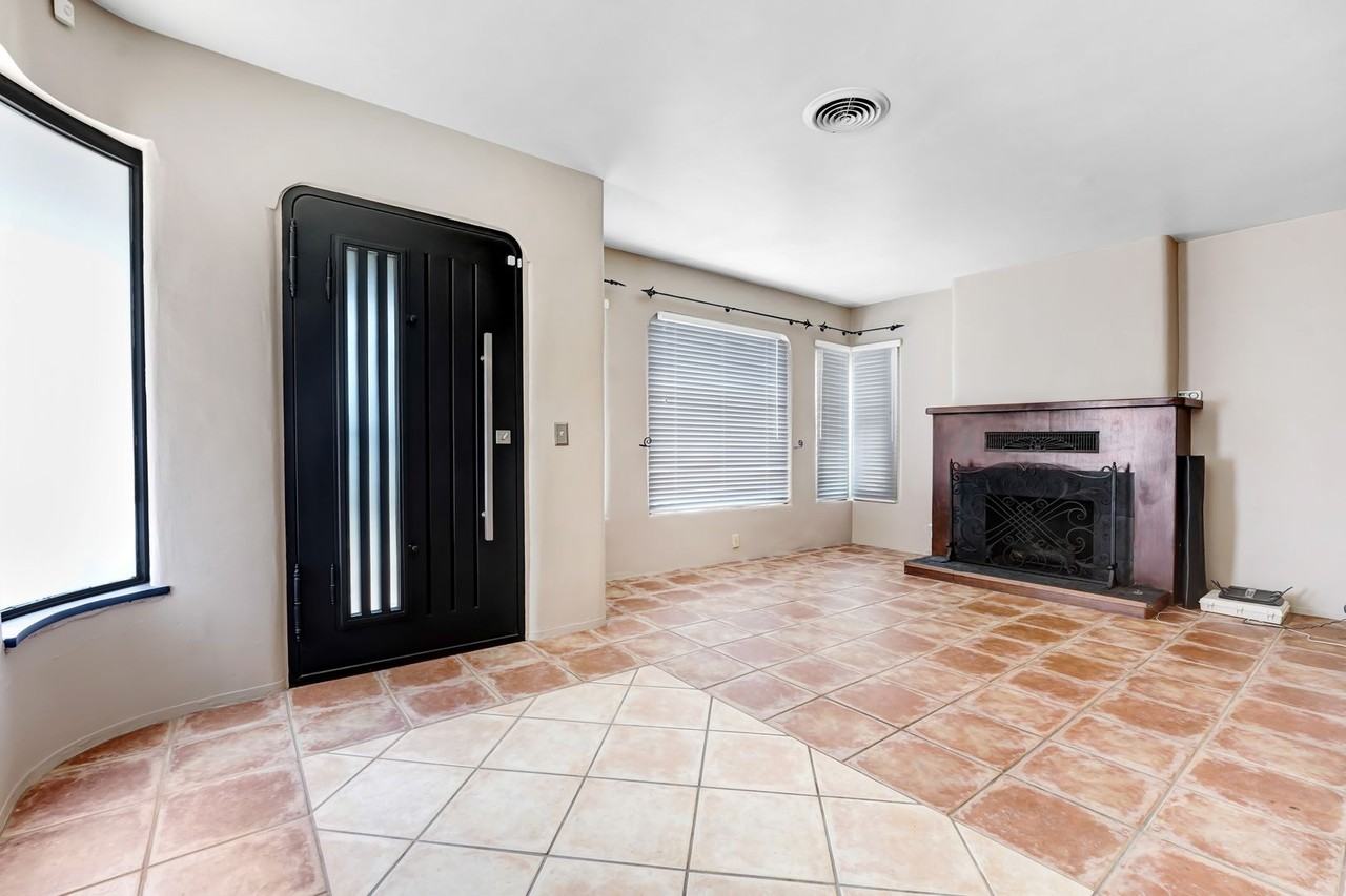 10172 Covert Ave - Photo 3 of 11