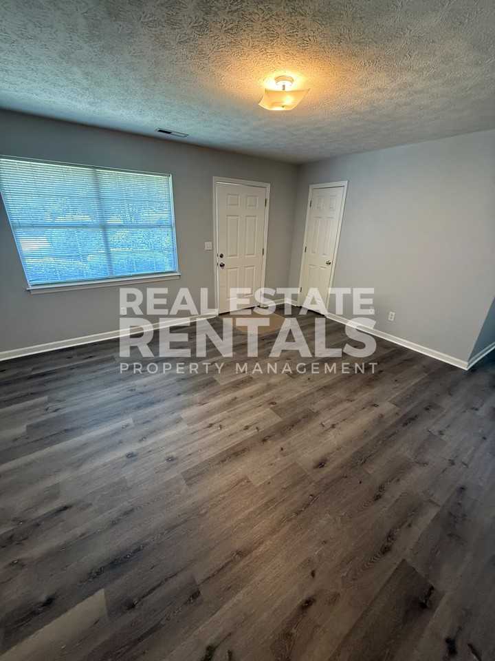 WREN COURT - Photo 2 of 8