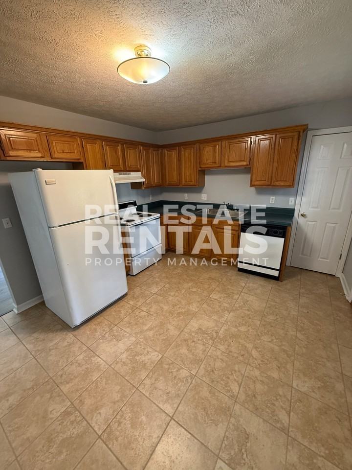 WREN COURT - Photo 3 of 8