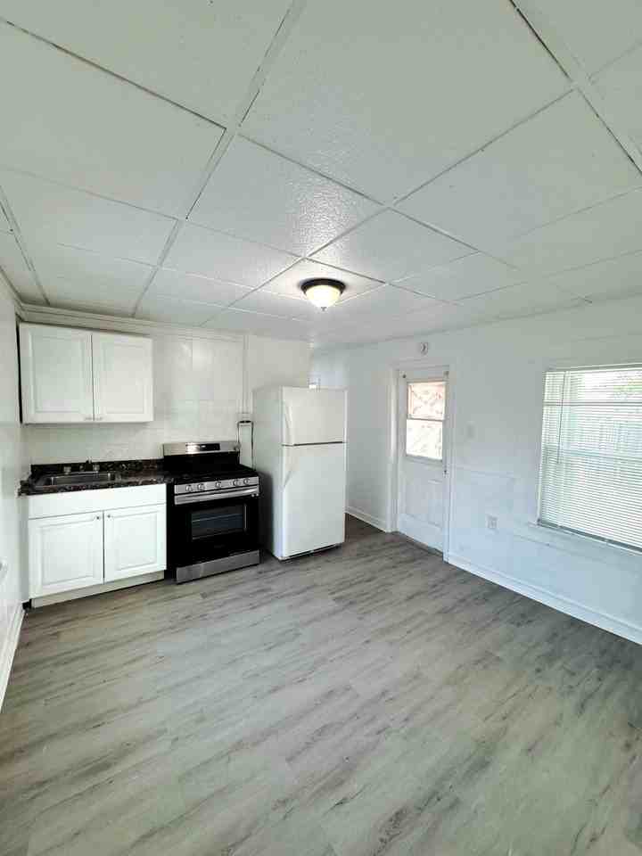 25 SW 10 LLC - Photo 3 of 13